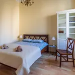 Apartament luster i obrazów