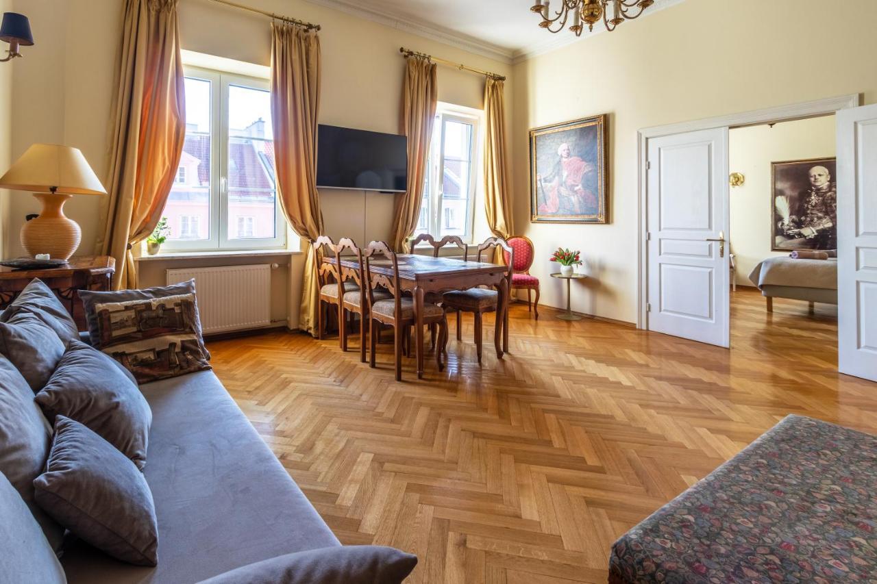 Luster I Obrazów Apartament