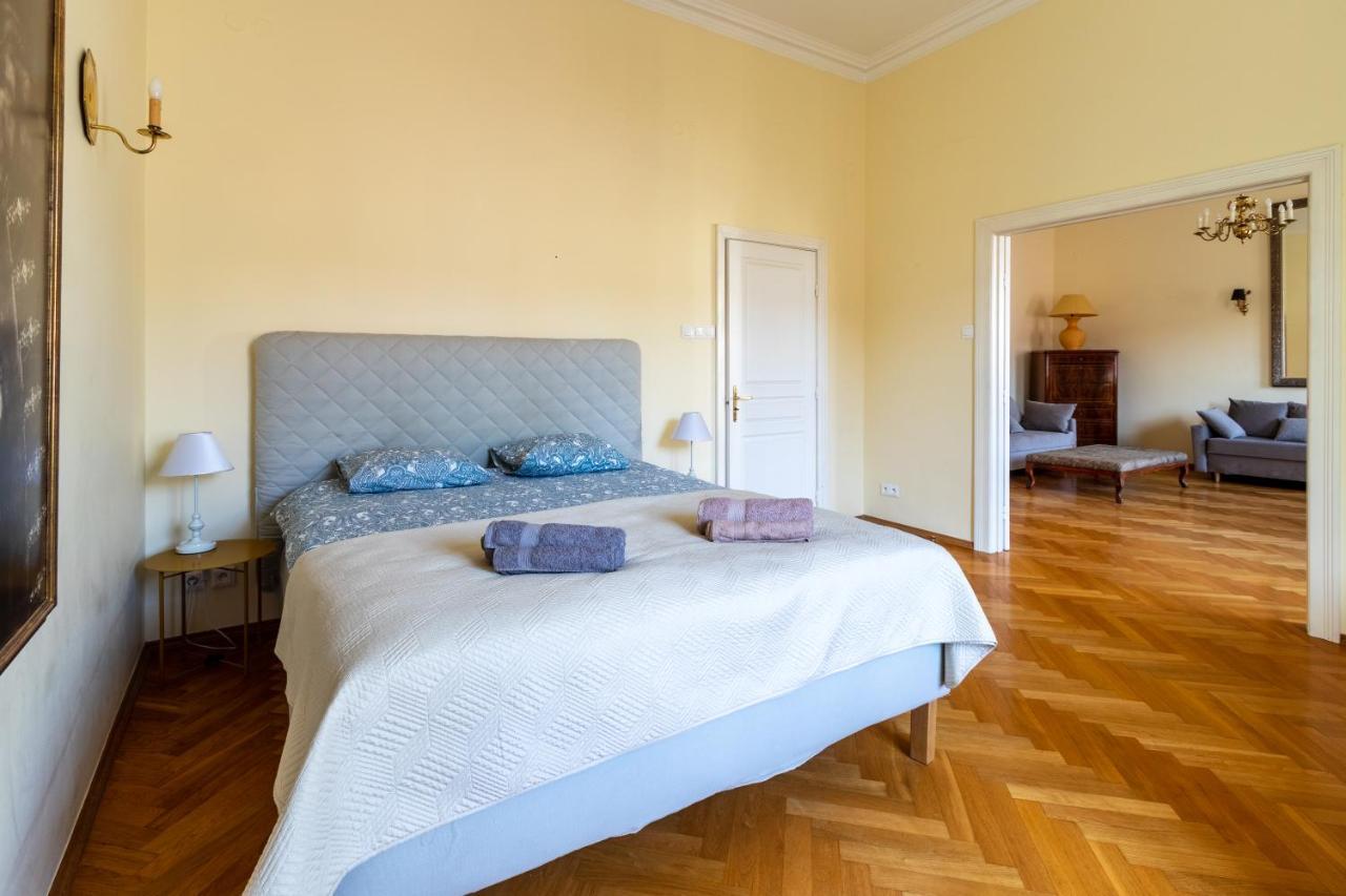 Luster I Obrazów Apartament Warszawa